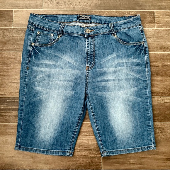 C’ESTTOI Jean Shorts Size 2XL - Picture 1 of 3